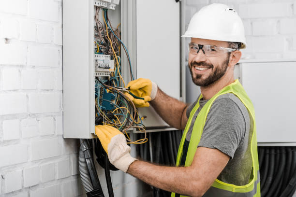 Best Licensed Electrician  in Raymond, WA